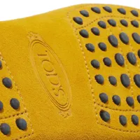 tod's moccassin & ballerine, gommino driving shoes in suede en jaune - pour dames